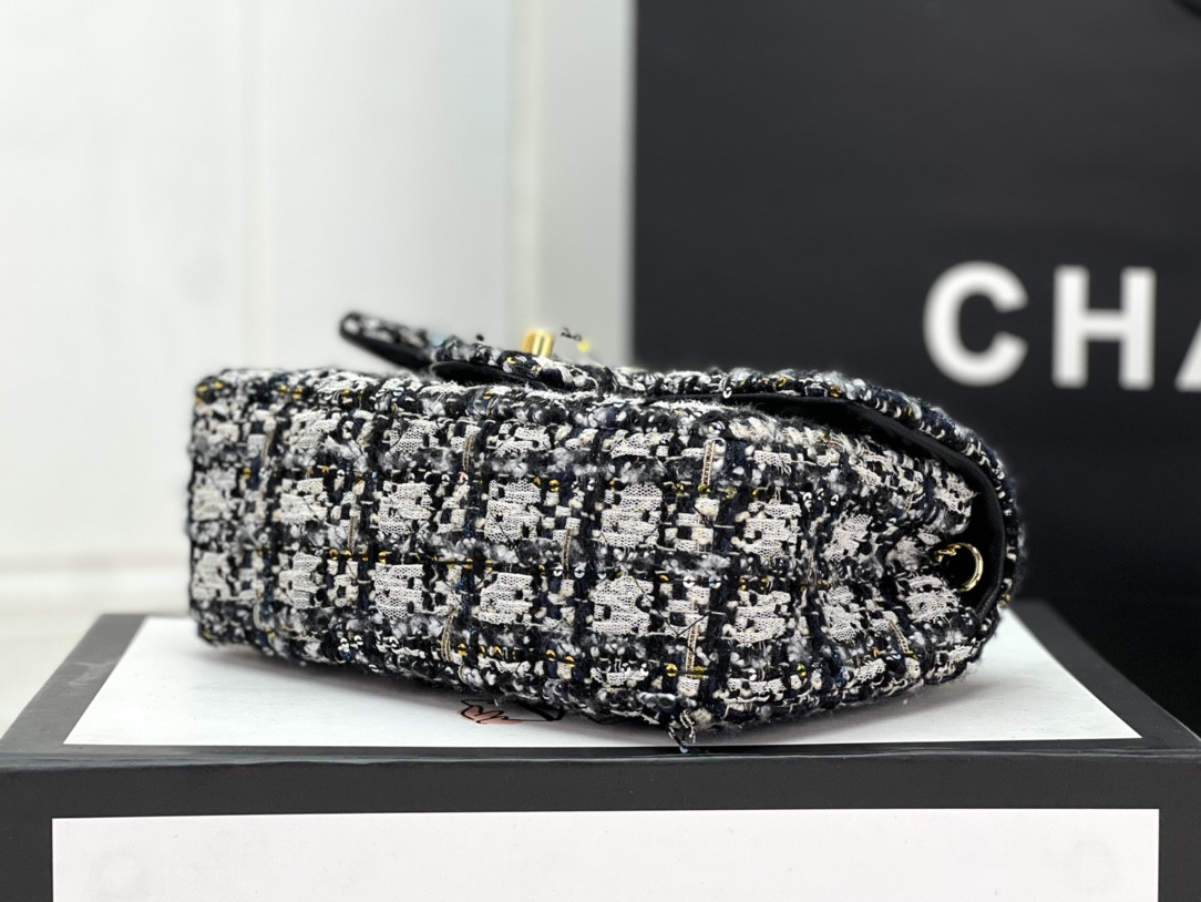 CHANEL MINI CLASSIC 11.12 HANDBAG Tweed Gold-Tone Metal 4.7 * 7.8 * 2.3 in #12 - Image 6