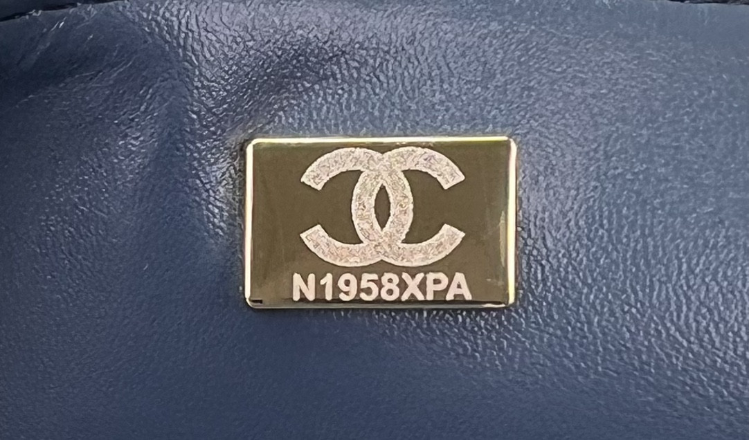CHANEL MINI CLASSIC 11.12 HANDBAG Tweed Gold-Tone Metal 4.7 * 7.8 * 2.3 in #17 - Image 10