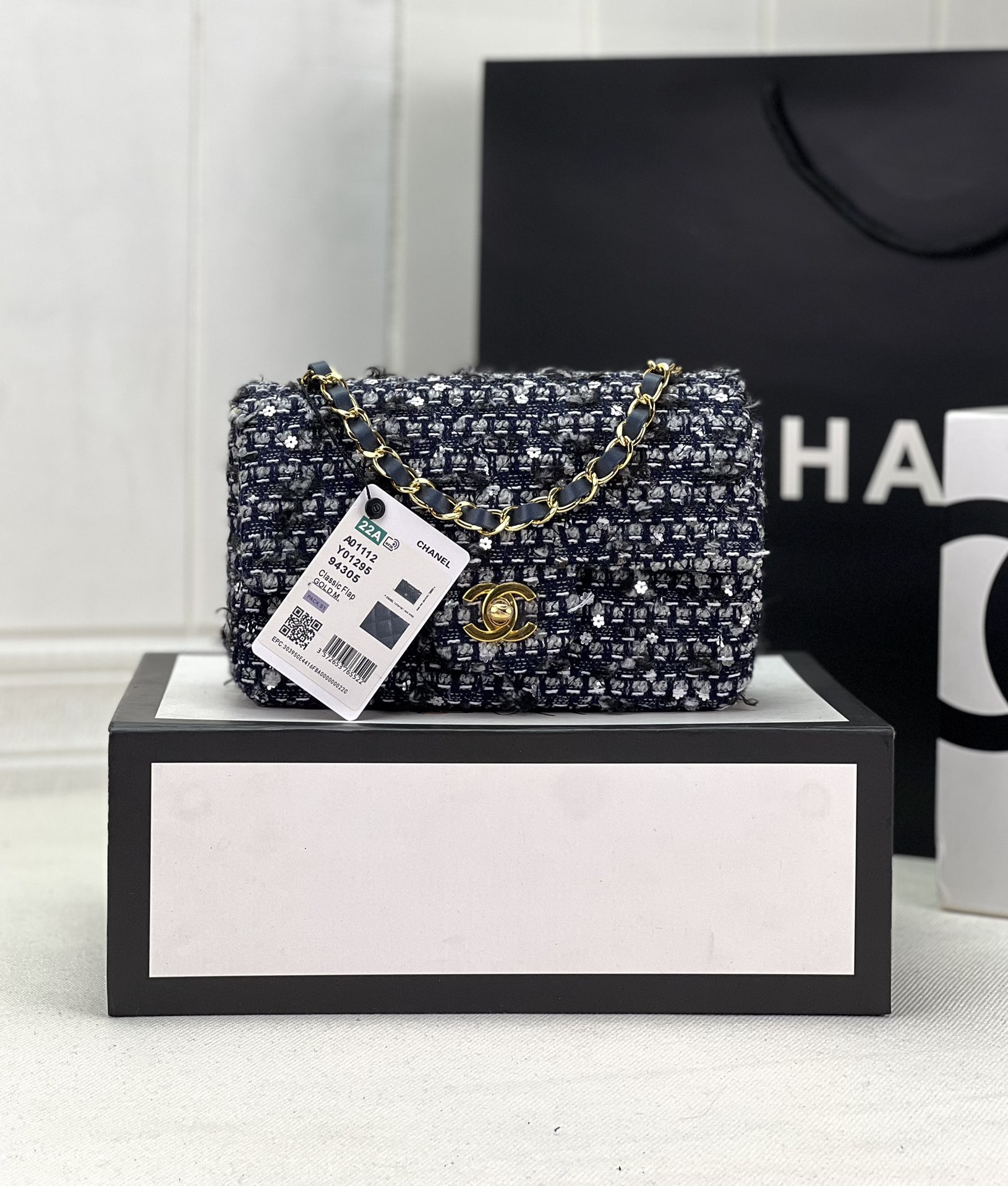 CHANEL MINI CLASSIC 11.12 HANDBAG Tweed Gold-Tone Metal 4.7 * 7.8 * 2.3 in #18 - Image 2