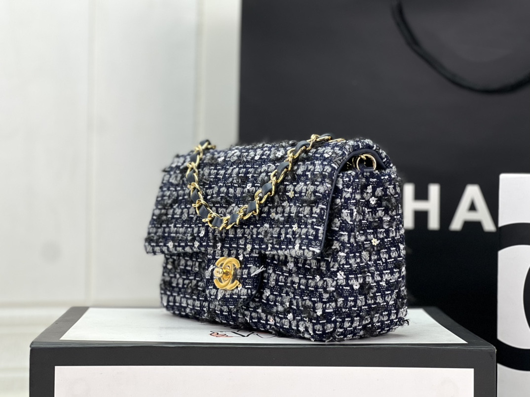 CHANEL MINI CLASSIC 11.12 HANDBAG Tweed Gold-Tone Metal 4.7 * 7.8 * 2.3 in #18 - Image 3