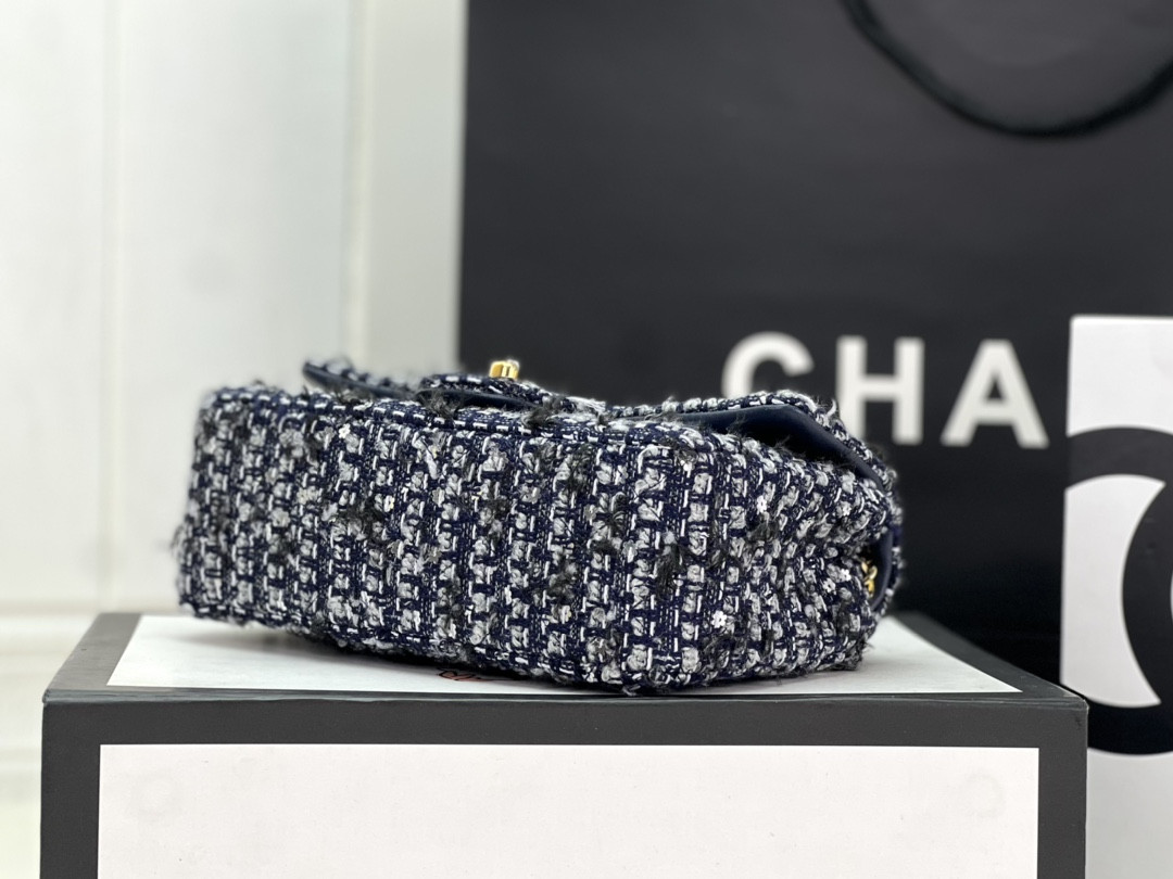 CHANEL MINI CLASSIC 11.12 HANDBAG Tweed Gold-Tone Metal 4.7 * 7.8 * 2.3 in #18 - Image 6