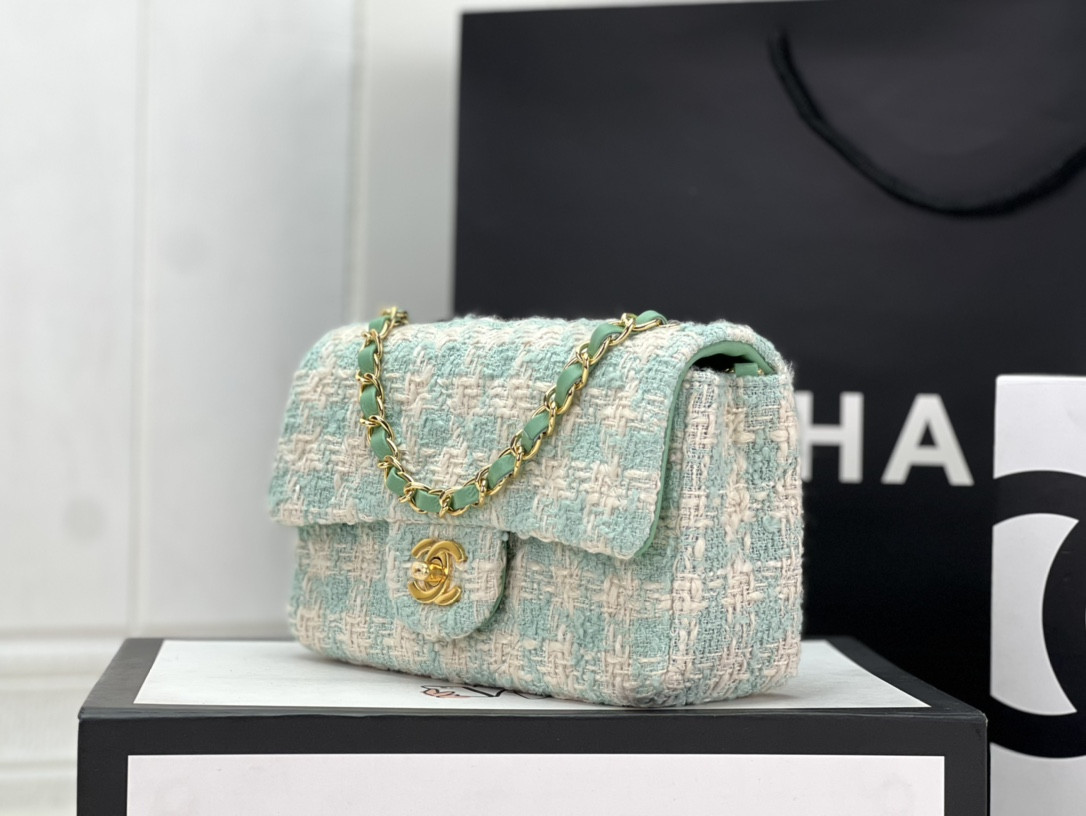 CHANEL MINI CLASSIC 11.12 HANDBAG Tweed Gold-Tone Metal 4.7 * 7.8 * 2.3 in #4 - Image 3
