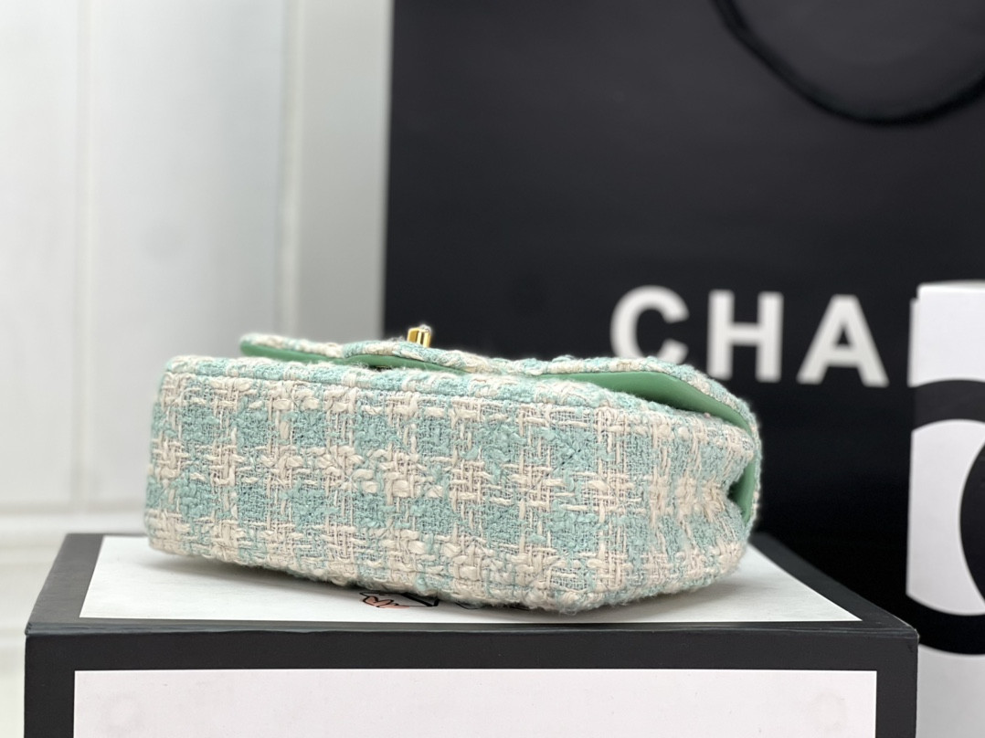 CHANEL MINI CLASSIC 11.12 HANDBAG Tweed Gold-Tone Metal 4.7 * 7.8 * 2.3 in #4 - Image 5