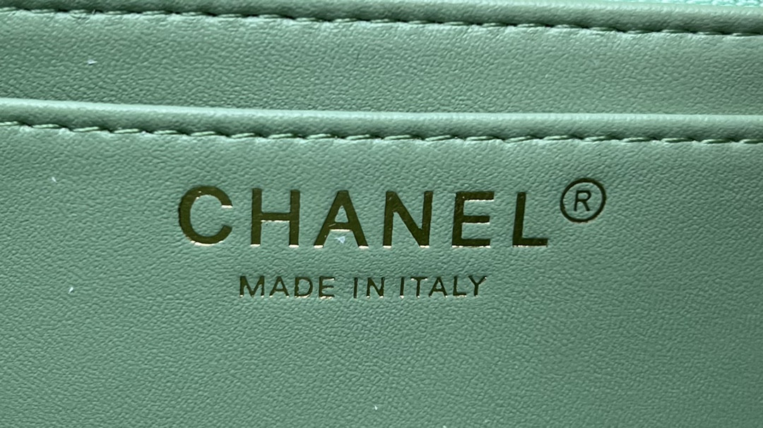 CHANEL MINI CLASSIC 11.12 HANDBAG Tweed Gold-Tone Metal 4.7 * 7.8 * 2.3 in #4 - Image 8