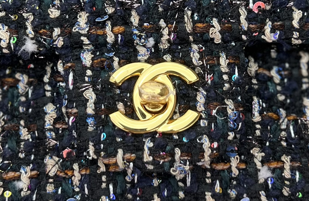 CHANEL MINI CLASSIC 11.12 HANDBAG Tweed Gold-Tone Metal 4.7 * 7.8 * 2.3 in #11 - Image 5
