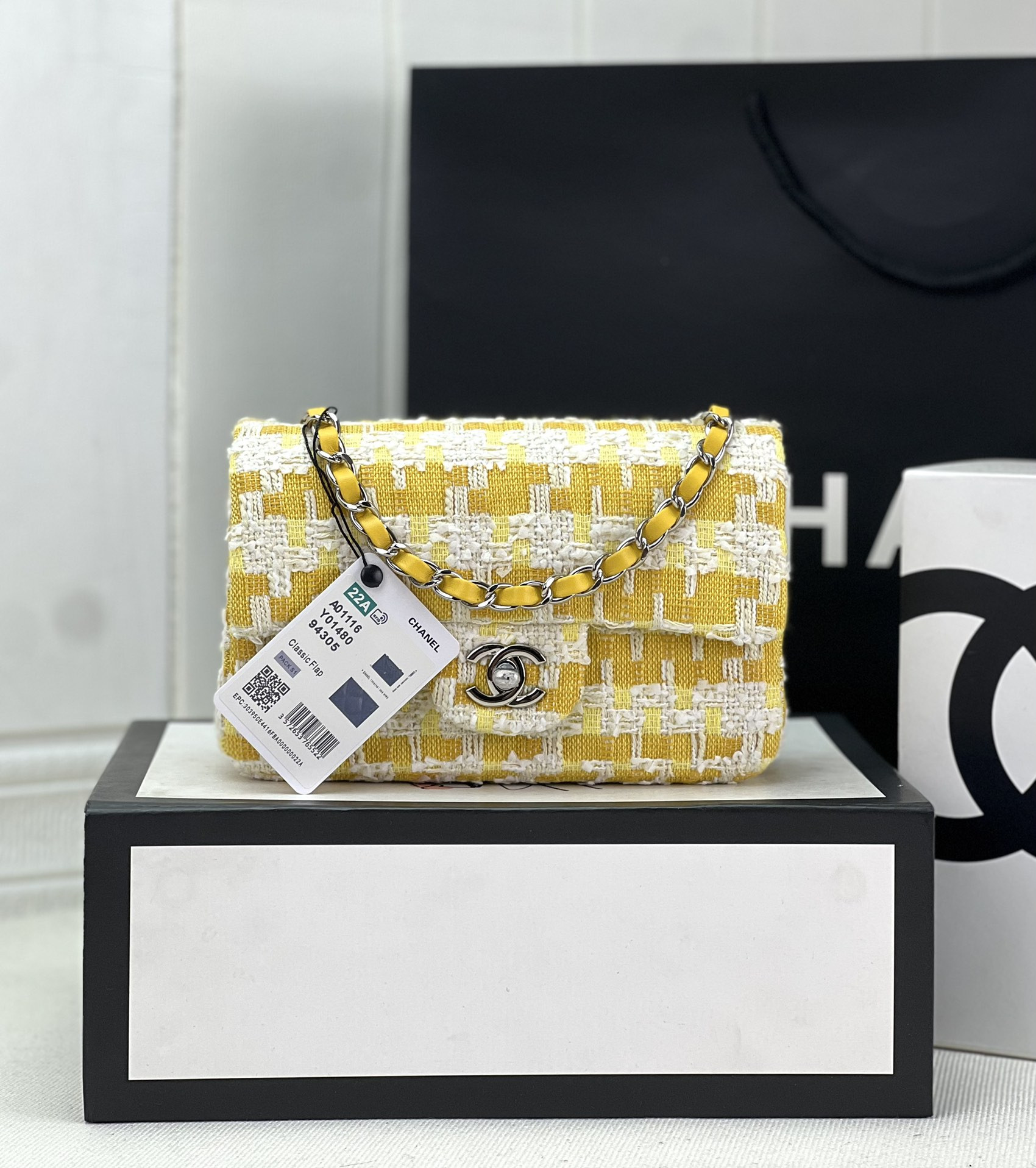 Chanel Classic Flap Bag 20cm #15 - Image 2
