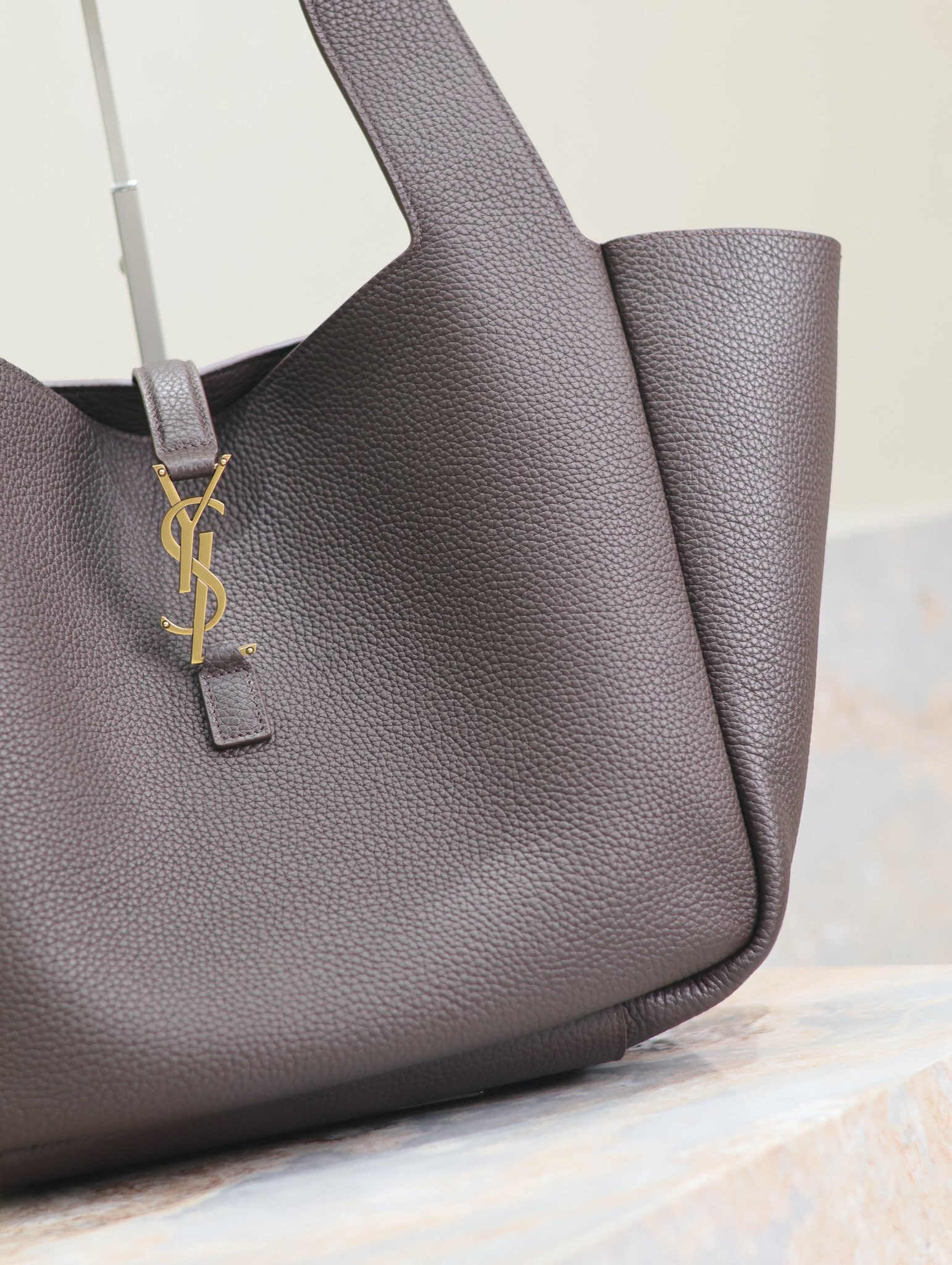 YSL LE 5 À 7 BEA in grained leather 50*28*18cm #4 - Image 5