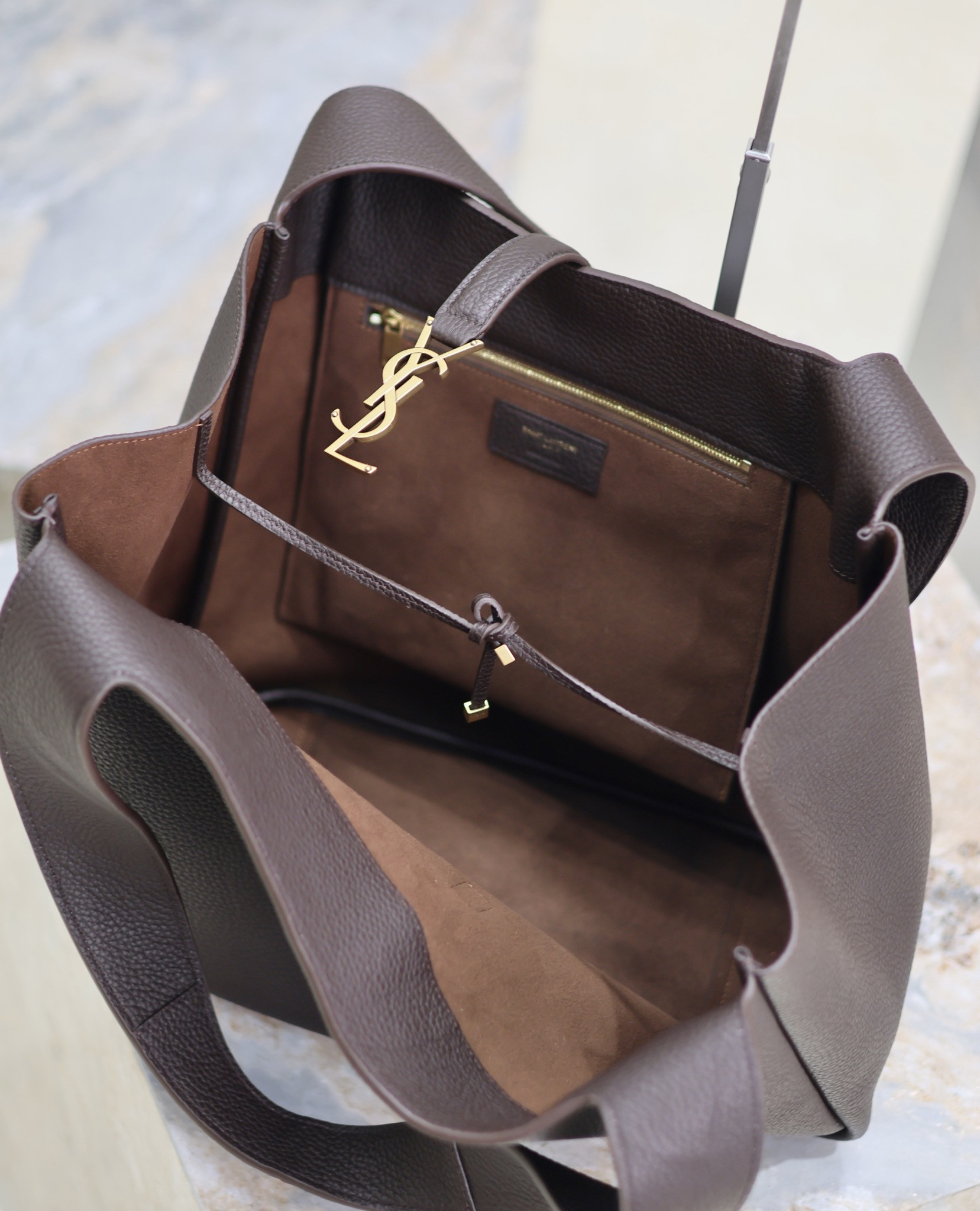 YSL LE 5 À 7 BEA in grained leather 50*28*18cm #4 - Image 9
