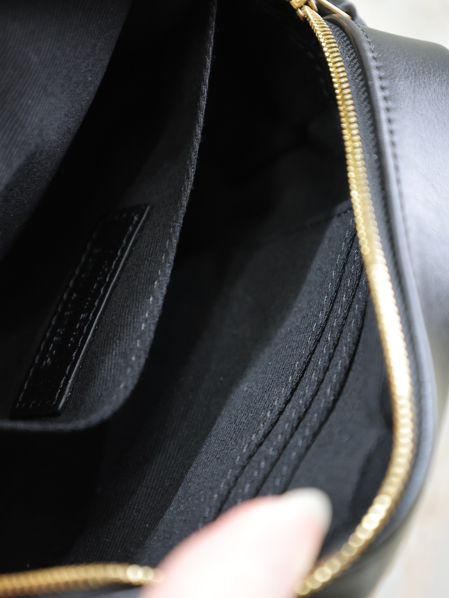 YSL LOU BELT BAG 15.5x10.5x5.5cm #2 - Image 9